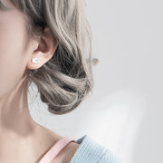 ピアス スタッドピアス レディース 女性 アクセサリー 小ぶり ヒツジ 羊 シルバーカラー お洒落 可愛い ファッション小物 プレゼント 贈り物