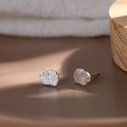 ピアス スタッドピアス レディース 女性 アクセサリー 小ぶり ヒツジ 羊 シルバーカラー お洒落 可愛い ファッション小物 プレゼント 贈り物