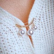 ブローチ アクセサリー小物 レディース 女性用 フェイクパール リボン 揺れる 上品 エレガント おしゃれ ゆらゆら プレゼント ギフト バッチ 誕生日 記念日 普段使い デイリー お出かけ 通勤 オフィスファッション