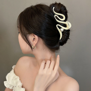 ヘアクリップ レディース ヘアアクセサリー バンスクリップ ウェーブ フェイクパール パール調 おしゃれ かわいい きれいめ 上品 大人女子 女性