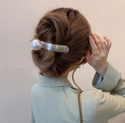 ヘアクリップ サイドバンス  レディース 女性 ヘアアクセサリー 髪飾り 髪留め まとめ髪 パール調 アーチ型 シンプル 上品