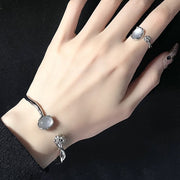 バン グル ブレスレット 指輪 リング 単品 1個 レディース アクセサリー 女性用 ストーン 半透明 シルバーカラー C型 腕輪 オープンリング おしゃれ かわいい ギフト プレゼント 贈り物