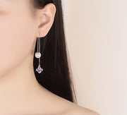 ピアス アメリカンピアス ロングピアス 耳飾り 両耳用 レディース 女性 アクセサリー ファッション小物 ラインストーン フェイクパール フラワー 花 揺れる おしゃれ きれいめ 上品 ゆらゆら キラキラ かわいい シンプル お出かけ ギフト プレゼント 誕生日 記念日 パーティ 結婚式 フォーマル 白 紫