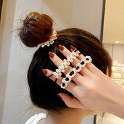ヘアゴム 髪ゴム ヘアアクセサリー レディース 女性 パール調 フェイクパール フラワー お花 髪留め まとめ髪 ヘアアレンジ ポニーテール 華やか お洒落 可愛い きれいめ お出かけ 普段使い 婦人