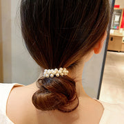 ヘアゴム 髪ゴム ヘアアクセサリー レディース 女性 パール調 フェイクパール フラワー お花 髪留め まとめ髪 ヘアアレンジ ポニーテール 華やか お洒落 可愛い きれいめ お出かけ 普段使い 婦人
