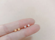 スタッドピアス レディース アクセサリー 華奢 小さめ 花 フラワー 上品 可愛い きれいめ プレゼント ギフト 誕生日 母の日