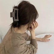 バンスクリップ ヘアクリップ レディース 女性 婦人 ヘアアクセサリー まとめ髪 髪留め ヘアアレンジ スクエア 四角 大きめ 単色 無地 シンプル かわいい おしゃれ カジュアル お出かけ 通勤 プレゼント オフホワイト 黒 ピンク 灰 茶 ネイビー