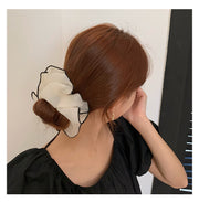 シュシュ ヘアゴム ヘアアクセサリー レディース 髪飾り まとめ髪 髪留め ふんわり 大きめ シフォン ボリューム おしゃれ かわいい バイピング ヘアアレンジ 華やか 大人上品 フェミニン オフィス お出かけ デート 女性用 婦人 ファッション小物