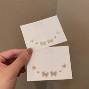 スタッドピアス 6点セット レディース 女性用 アクセサリー リボンモチーフ フェイクパール 1粒 シンプル ちょうちょ バタフライ 小ぶり 上品 エレガント 高見え 高級感 大人かわいい キュート カジュアル おしゃれ 耳飾り 普段使い 婦人 普段使い ファッション小物 プレゼント 贈り物 ギフト 誕生日 記念日 お出かけ プチギフト  2次会 結婚式 パーティー オフホワイト ブラウン