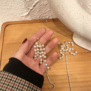スタッドピアス ロング レディース 女性用 アクセサリー ゴールドカラー ラインストーン キラキラ フェイクパール 揺れる 存在感 上品 エレガント 華やか シンプル 高見え 高級感 大人かわいい キュート カジュアル おしゃれ 耳飾り 普段使い 婦人 普段使い ファッション小物 プレゼント 贈り物 ギフト 誕生日 記念日 お出かけ プチギフト パーティー 2次会 結婚式