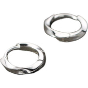 フープピアス メンズ レディース サークル リングタイプ 男性用 女性用 アクセサリー シルバーカラー ブラック 黒 シンプル かっこいい 高見え 高級感 耳飾り キャッチ不要 おしゃれ シンプル プレゼント カジュアル 普段使い 誕生日 プレゼント ギフト 贈り物 記念日 お出かけ ファッション小物 ねじり ツイスト