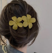 ヘアクリップ サイドバンスクリップ レディース ヘアアクセサリー フラワー 花 髪留め 髪飾り まとめ髪 ヘアアレンジ おしゃれ お出かけ カジュアル 普段使い デイリー 女性用