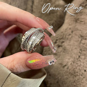 指輪 オープンリング アクセサリー レディース 女性用 シルバーカラー ラインストーン クロス サイズ調整可能 開口 キラキラ おしゃれ 華やか 綺麗 ギフト 記念日 誕生日 プレゼント 贈り物 ファッション小物 銀色