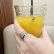 指輪 オープンリング アクセサリー レディース 女性用 シルバーカラー ラインストーン クロス サイズ調整可能 開口 キラキラ おしゃれ 華やか 綺麗 ギフト 記念日 誕生日 プレゼント 贈り物 ファッション小物 銀色