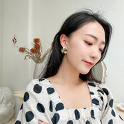 ピアス イヤリング レディース アクセサリー フラワー 花 大きめ 大ぶり ゴールドカラー かわいい おしゃれ きれいめ キュート 女性 大人女子 プレゼント スタッドピアス