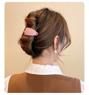 ヘアクリップ バナナクリップ レディース ヘアアクセサリー 髪留め 髪飾り まとめ髪 ヘアアレンジ カーブ 幅広 マットカラー 女性用 婦人用 簡単 シンプル おしゃれ ロングヘア 普段使い デイリー