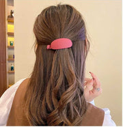 ヘアクリップ バナナクリップ レディース ヘアアクセサリー 髪留め 髪飾り まとめ髪 ヘアアレンジ カーブ 幅広 マットカラー 女性用 婦人用 簡単 シンプル おしゃれ ロングヘア 普段使い デイリー