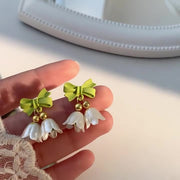 スタッドピアス アクセサリー レディース 女性用 スズラン 小花 フラワー リボン 可憐 垂れる おしゃれ かわいい お出かけ ガーリー キュート フェミニン 大人上品 きれいめ カジュアル デイリー ギフト プレゼント 贈り物