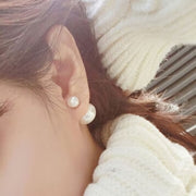 ピアス スタッドピアス レディース アクセサリー バックキャッチ付き ボール 丸玉 大粒 シンプル 光沢 リバーシブル 2WAY 3WAY パール風 おしゃれ お洒落 普段使い お出かけ お呼ばれ 女性 婦人 ギフト 贈り物