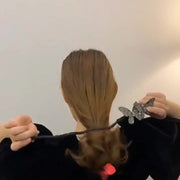 シニヨンメーカー おだんごメーカー ヘアワイヤー レディース 女性 ヘアアクセサリー 髪留め ファッション雑貨 蝶々 バタフライ ちょうちょ ブラック シルバーカラー かわいい キュート ガーリー