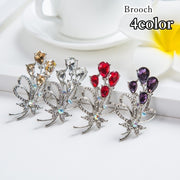 ブローチ レディース 女性 アクセサリー ファッション雑貨 小物 ラインストーン 花束 フラワー ラインストーン シルバーカラー ホワイト レッド 華やか かわいい キュート フォーマル フェミニン プレゼント ギフト