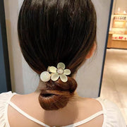 ヘアゴム 髪ゴム 単品 1本 レディース 女性用 ヘアアクセサリー フラワー お花 ボールチャーム まとめ髪 髪飾り 髪留め ヘアアレンジ おしゃれ かわいい フェミニン ガーリー 大人可愛い オフィス 通勤 学生 女子