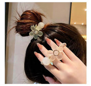 ヘアゴム 髪ゴム 単品 1本 レディース 女性用 ヘアアクセサリー フラワー お花 ボールチャーム まとめ髪 髪飾り 髪留め ヘアアレンジ おしゃれ かわいい フェミニン ガーリー 大人可愛い オフィス 通勤 学生 女子
