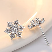 スタッドピアス キャッチピアス レディース 女性 アクセサリー ラインストーン 雪の結晶 スノーフレーク シルバーカラー 耳飾り 可愛い おしゃれ 上品 ギフト プレゼント
