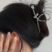 ヘアクリップ バンスクリップ レディース 女性 婦人 ヘアアクセサリー 髪飾り まとめ髪 髪留め バラ ローズ フラワー リーフ 葉 大きめ 大ぶり シンプル レトロ 定番 ベーシック かわいい おしゃれ きれいめ 上品 お出かけ パーティ 通勤 通学 ヘアアレンジ 金色 銀色 赤 青 紫