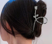 ヘアクリップ バンスクリップ レディース 女性 婦人 ヘアアクセサリー 髪飾り まとめ髪 髪留め バラ ローズ フラワー リーフ 葉 大きめ 大ぶり シンプル レトロ 定番 ベーシック かわいい おしゃれ きれいめ 上品 お出かけ パーティ 通勤 通学 ヘアアレンジ 金色 銀色 赤 青 紫