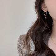 ピアス スタッドピアス イヤリング イヤークリップ レディース 女性 アクセサリー バックキャッチ ピアス 揺れる ハート ゴールドカラー シルバーカラー シンプル お洒落 可愛い ファッション小物 ギフト プレゼント