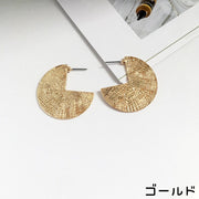 ピアス スタッドピアス レディース アクセサリー 耳飾り プレート 幾何学 上品 きれいめ ゴールドカラー シルバーカラー