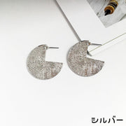 ピアス スタッドピアス レディース アクセサリー 耳飾り プレート 幾何学 上品 きれいめ ゴールドカラー シルバーカラー