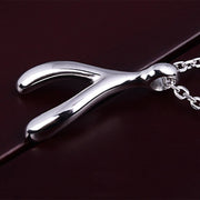 ペンダントトップ ペンダントヘッド チャーム ネックレス ブレスレット キーホルダー アクセサリー レディース 女性用 骨 ボーン型 おしゃれ かわいい プレゼント ギフト 誕生日 記念日