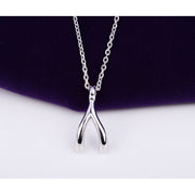 ペンダントトップ ペンダントヘッド チャーム ネックレス ブレスレット キーホルダー アクセサリー レディース 女性用 骨 ボーン型 おしゃれ かわいい プレゼント ギフト 誕生日 記念日