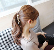 バナナクリップ ヘアクリップ ヘアアクセサリー レディース 女性 婦人 髪留め 髪飾り ヘアアレンジ フェイクパール ラインストーン かわいい おしゃれ キュート ガーリー 上品 きれいめ 黒 茶