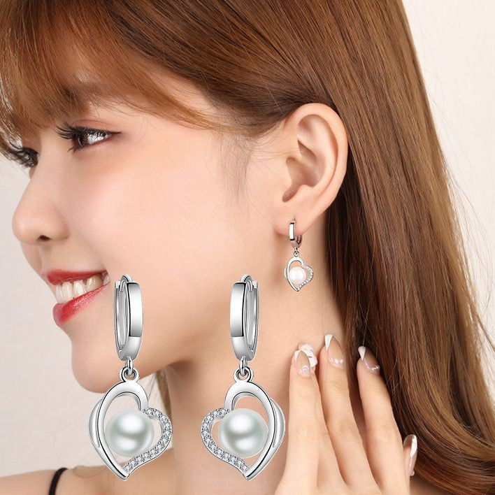 ピアス フープピアス レディース アクセサリー プレゼント リング 揺れる ワンタッチ フェイクパール ラインストーン ハート チャーム ぶら下がり 中折れ キャッチレス 開閉式 シルバーカラー かわいい 可愛い おしゃれ 上品 きれいめ 普段使い お出かけ お呼ばれ 女性 彼女 妻 嫁 恋人 友達 大人女子 婦人 ガールズ ギフト 贈り物 誕生日 記念日 母の日 ホワイトデー