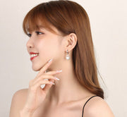 ピアス フープピアス レディース アクセサリー プレゼント リング 揺れる ワンタッチ フェイクパール ラインストーン ハート チャーム ぶら下がり 中折れ キャッチレス 開閉式 シルバーカラー かわいい 可愛い おしゃれ 上品 きれいめ 普段使い お出かけ お呼ばれ 女性 彼女 妻 嫁 恋人 友達 大人女子 婦人 ガールズ ギフト 贈り物 誕生日 記念日 母の日 ホワイトデー
