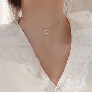 ネックレス アクセサリー レディース 女性 婦人 ラインストーン U字 シンプル かわいい おしゃれ 上品 エレガント ギフト プレゼント 贈り物 ファッション雑貨