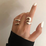 指輪 オープンリング レディース アクセサリー 単品 ロール ループ 大人上品 おしゃれ かわいい ごつめ 存在感 シンプル フェミニン エレガント ギフト プレゼント 贈り物 ファッションリング お出かけ デイリー カジュアル 服飾小物 女性用 婦人用