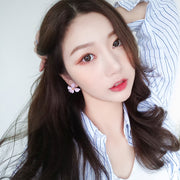 スタッドピアス レディース 女性用 アクセサリー お花 フラワーモチーフ 大きめ 存在感 カジュアル 大人かわいい キュート おしゃれ 耳飾り 普段使い 婦人 普段使い ファッション小物 プレゼント 贈り物 ギフト 誕生日 記念日 お出かけ プチギフト 記念日 グリーン 緑 イエロー ローズ ホワイト 白 ピンク