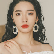 スタッドピアス レディース アクセサリー 女性用 オーバル 楕円 メタル 大ぶり 存在感 おしゃれ かわいい エレガント スタイリッシュ きれいめ 大人上品 お出かけ 通勤 オフィス ギフト プレゼント 贈り物