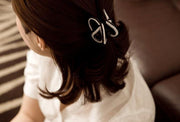 ヘアクリップ バンスクリップ 単品 1個 ミニ 小さい レディース 女性 ヘアアクセサリー フォーマル 入学式 卒業式 髪留め 髪飾り まとめ髪 ハーフアップ 華やか きれいめ ヘアアレンジ ラインストーン バタフライ 蝶々  かわいい おしゃれ 仕事 ブラック 黒 キラキラ 婦人