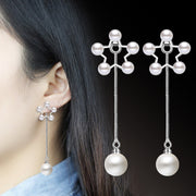 ピアス スタッドピアス 耳飾り 両耳用 レディース 女性 アクセサリー ロングピアス フェイクパール スター 星 揺れる チェーン ファッション小物 キャッチ付き おしゃれ シンプル 上品 かわいい ゆらゆら きれいめ キュート キラキラ ギフト プレゼント 記念日 お祝い パーティ 誕生日 シルバー