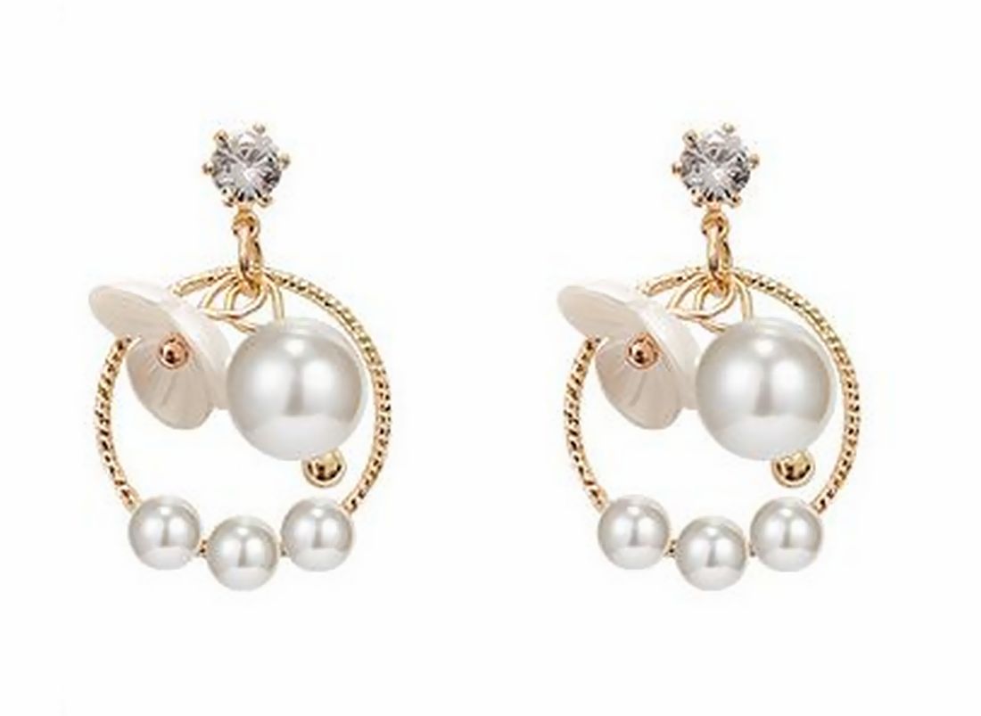 ピアス レディース アクセサリー プレゼント 上品 揺れる ぶら下がり リング ラインストーン フェイクパール 花 フラワー ビジュー 宝石風 天然石風 チャーム かわいい 可愛い おしゃれ お洒落 普段使い お出かけ お呼ばれ 女性 婦人 彼女 妻 嫁 恋人 友達 ギフト 贈り物 誕生日 記念日 母の日 ホワイトデー