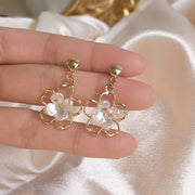 ピアス スタッドピアス レディース 女性 アクセサリー お花 フラワー 上品 お洒落 おしゃれ かわいい 普段使い デイリー お出かけ 耳飾り ギフト プレゼント 婦人用