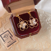ピアス スタッドピアス レディース 女性 アクセサリー お花 フラワー 上品 お洒落 おしゃれ かわいい 普段使い デイリー お出かけ 耳飾り ギフト プレゼント 婦人用