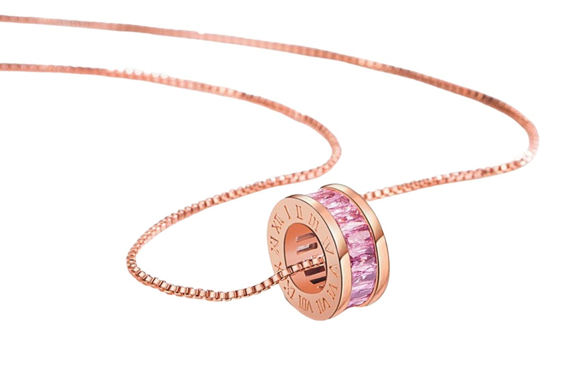 ペンダントトップ ペンダントヘッド チャーム ネックレス ブレスレット キーホルダー アクセサリー レディース 女性用 ローマ数字 ラテン文字 ナンバー  ラインストーン スクエア バケットカット 円筒型 輪っか おしゃれ かっこいい かわいい プレゼント ギフト 誕生日 記念日
