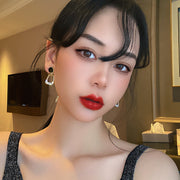 ピアス スタッドピアス レディース 女性 アクセサリー 四角 スクエア ラインストーン キラキラ 揺れる シンプル 上品 おしゃれ かわいい 普段使い お出かけ ギフト プレゼント 婦人用