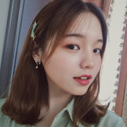ピアス スタッドピアス 両耳用 アクセサリー レディース 女性 婦人 揺れる ラインストーン ハート 星 かわいい おしゃれ カジュアル ギフト プレゼント 贈り物 ファッション雑貨